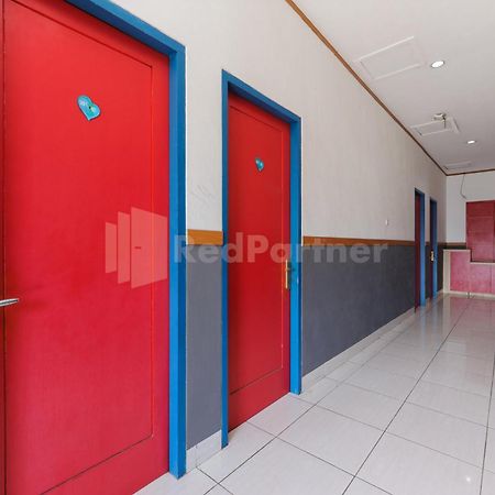 Ian Hotel Jaksa Mitra Reddoorz Jakarta Kültér fotó