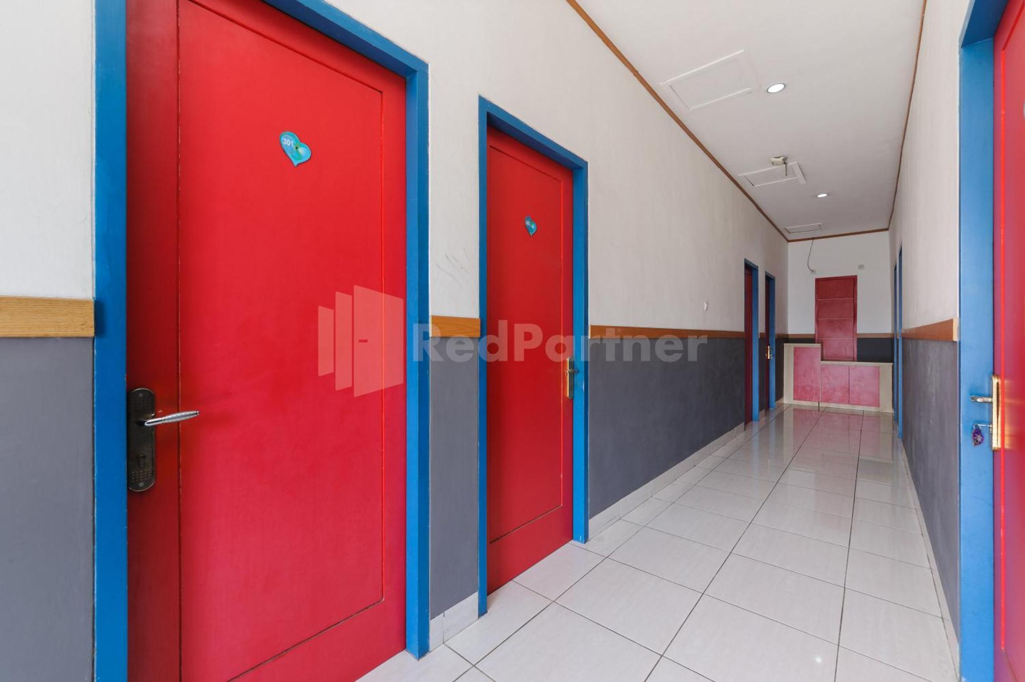 Ian Hotel Jaksa Mitra Reddoorz Jakarta Kültér fotó